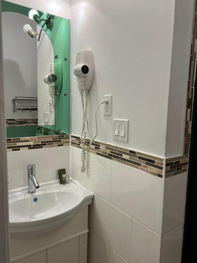 Adas Guesthouse Toronto Kültér fotó